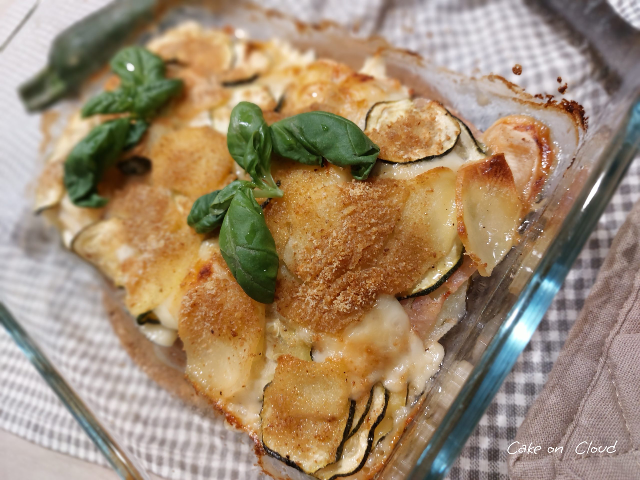 Parmigiana bianca di zucchine e patate