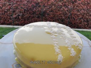 Torta moderna fragole cocco e vaniglia