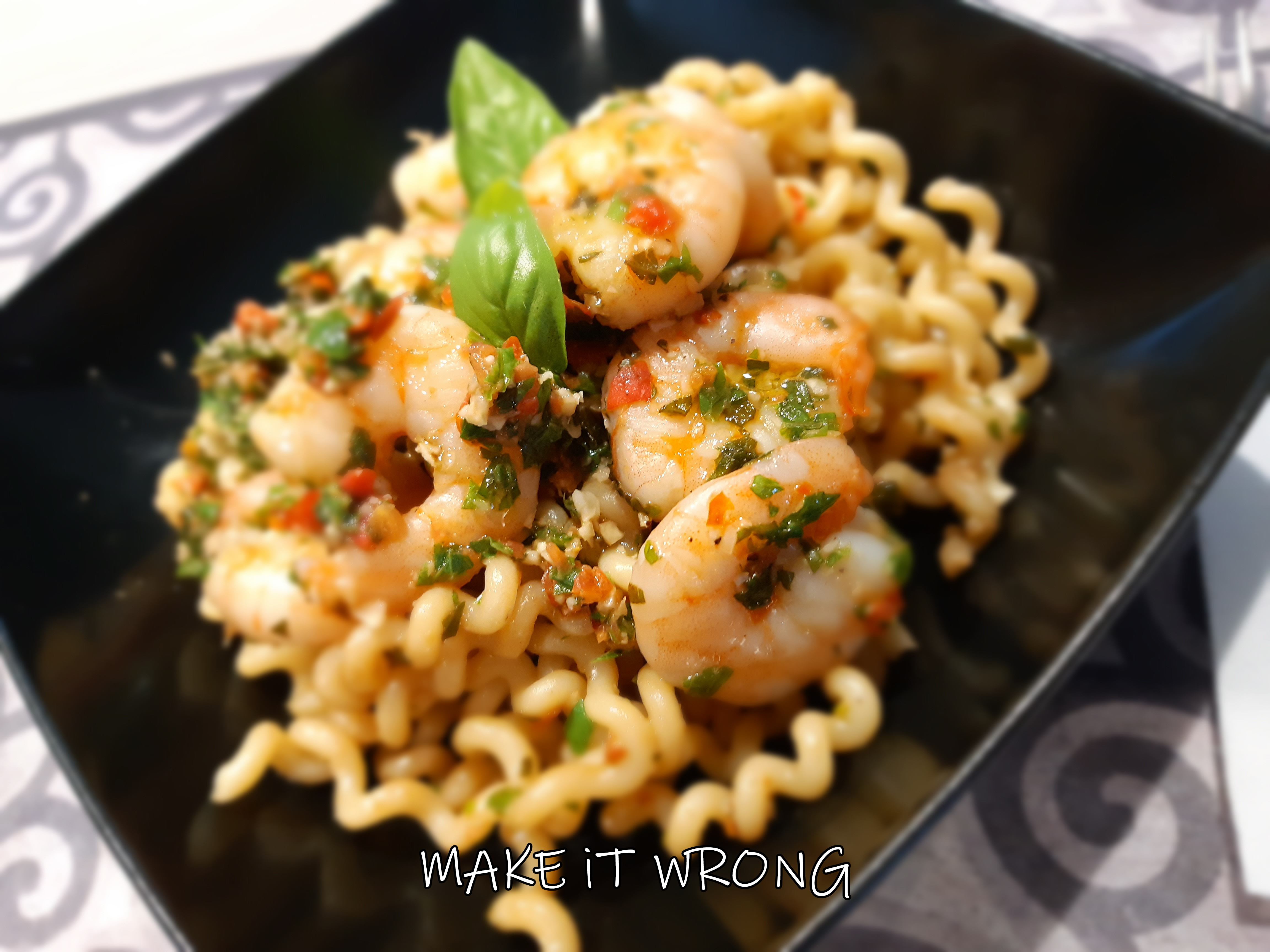 Pasta con pesto alla trapanese e mazzancolle