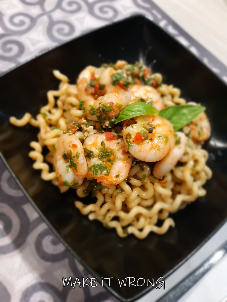 Pasta con pesto alla trapanese e mazzancolle