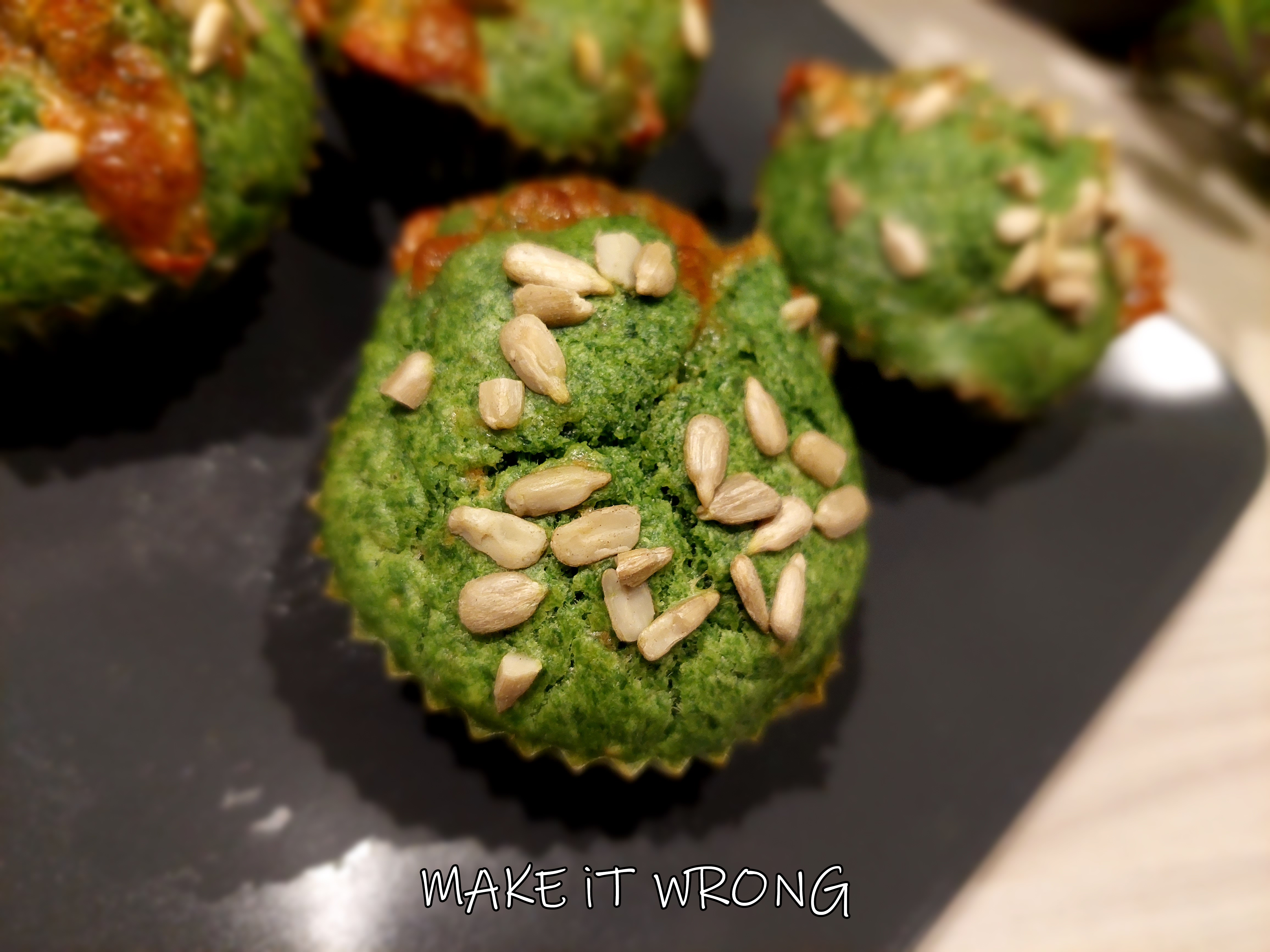 Muffin salati agli spinaci