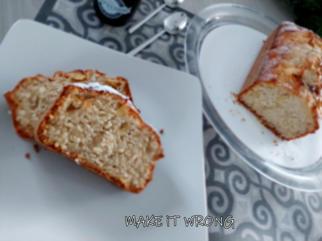 Plumcake mele e mandorle