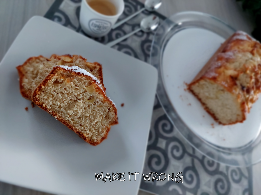 Plumcake mele e mandorle