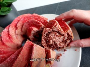 Bundt cake alle fragole bicolore