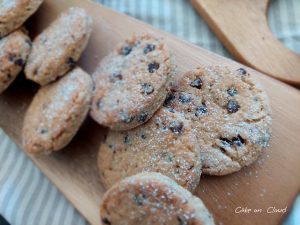 Biscotti nocciola e cioccolato con esubero lievito madre