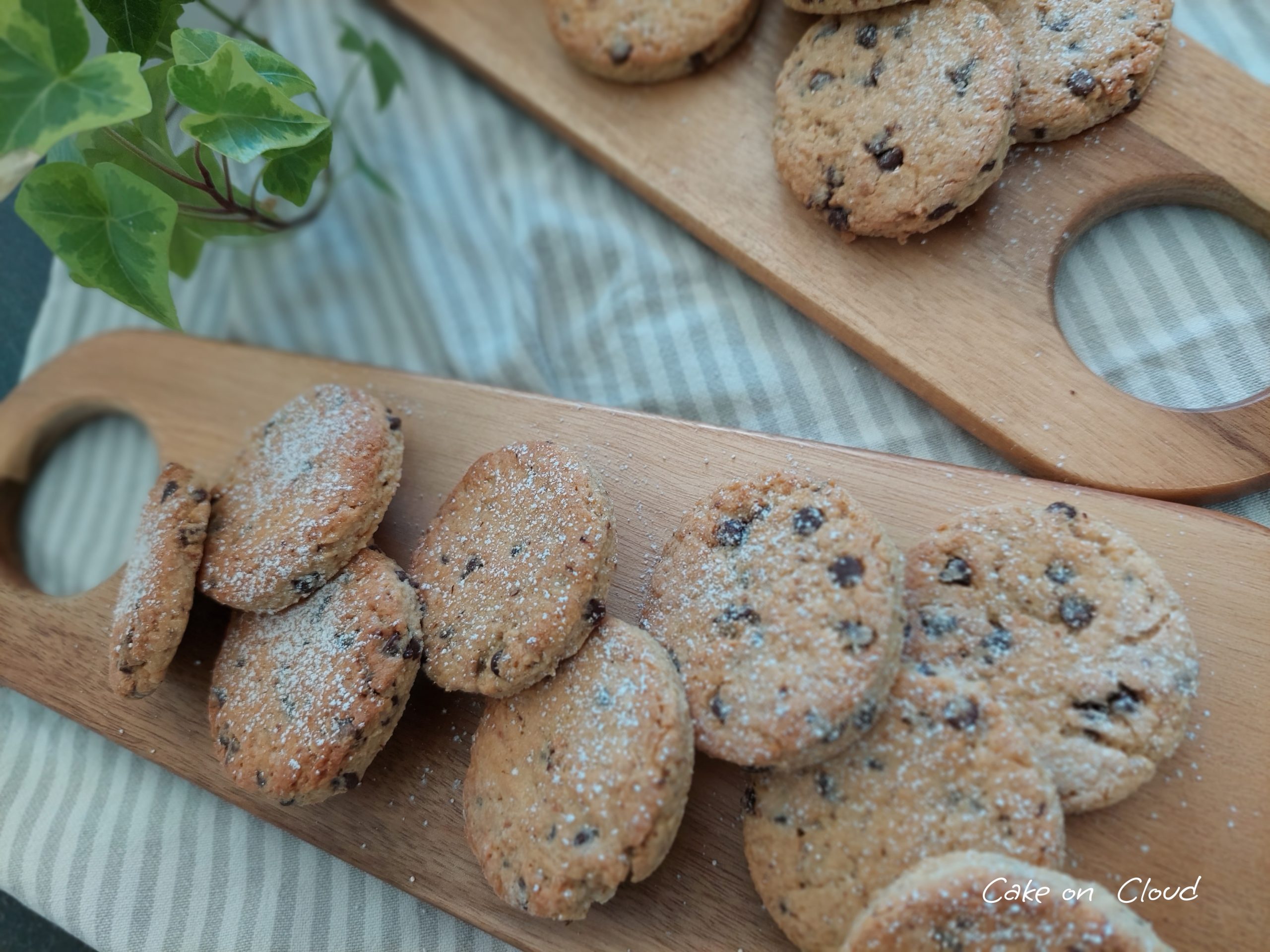 Biscotti nocciola e cioccolato con esubero lievito madre