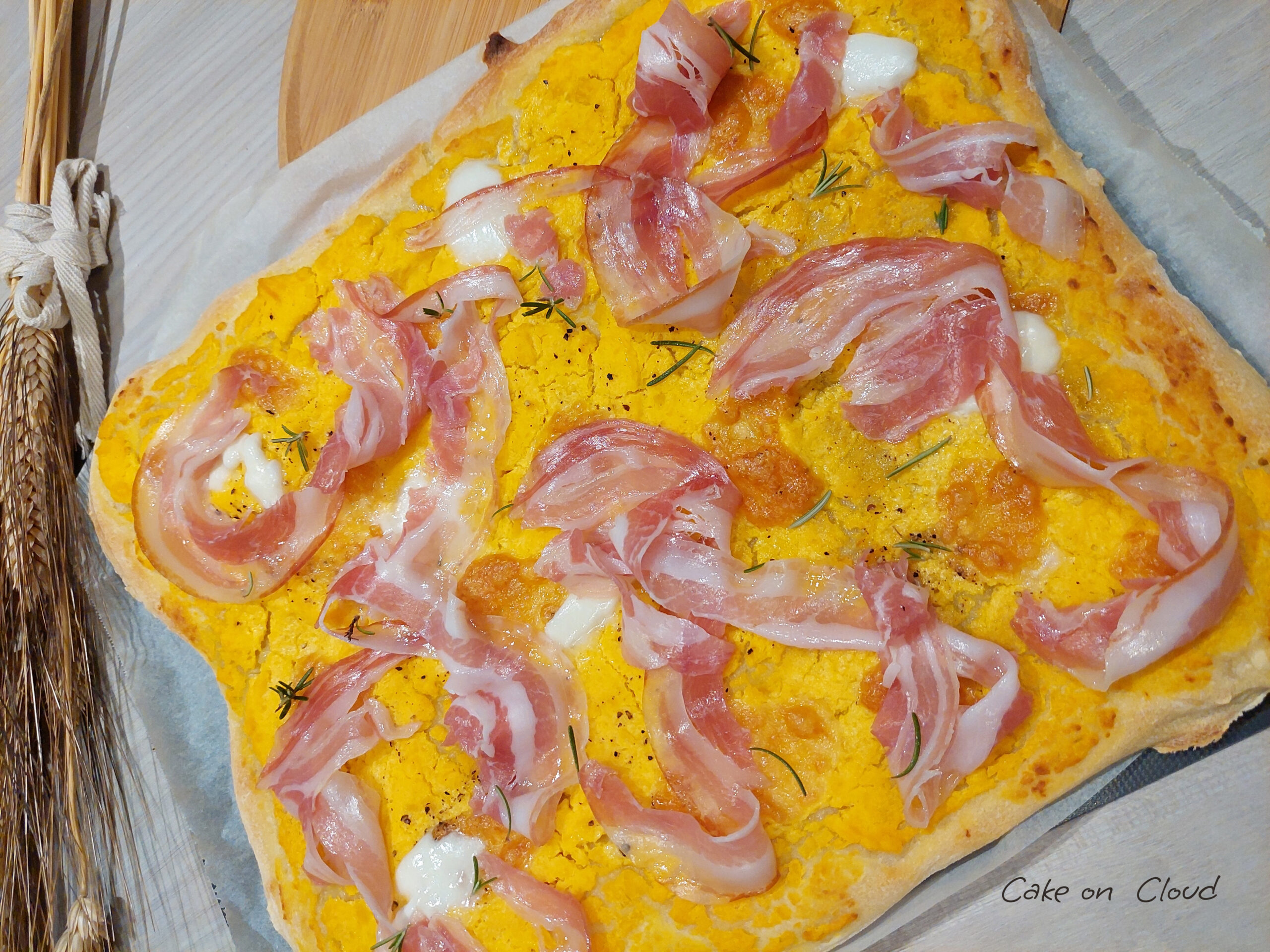 Pizza con zucca e pancetta