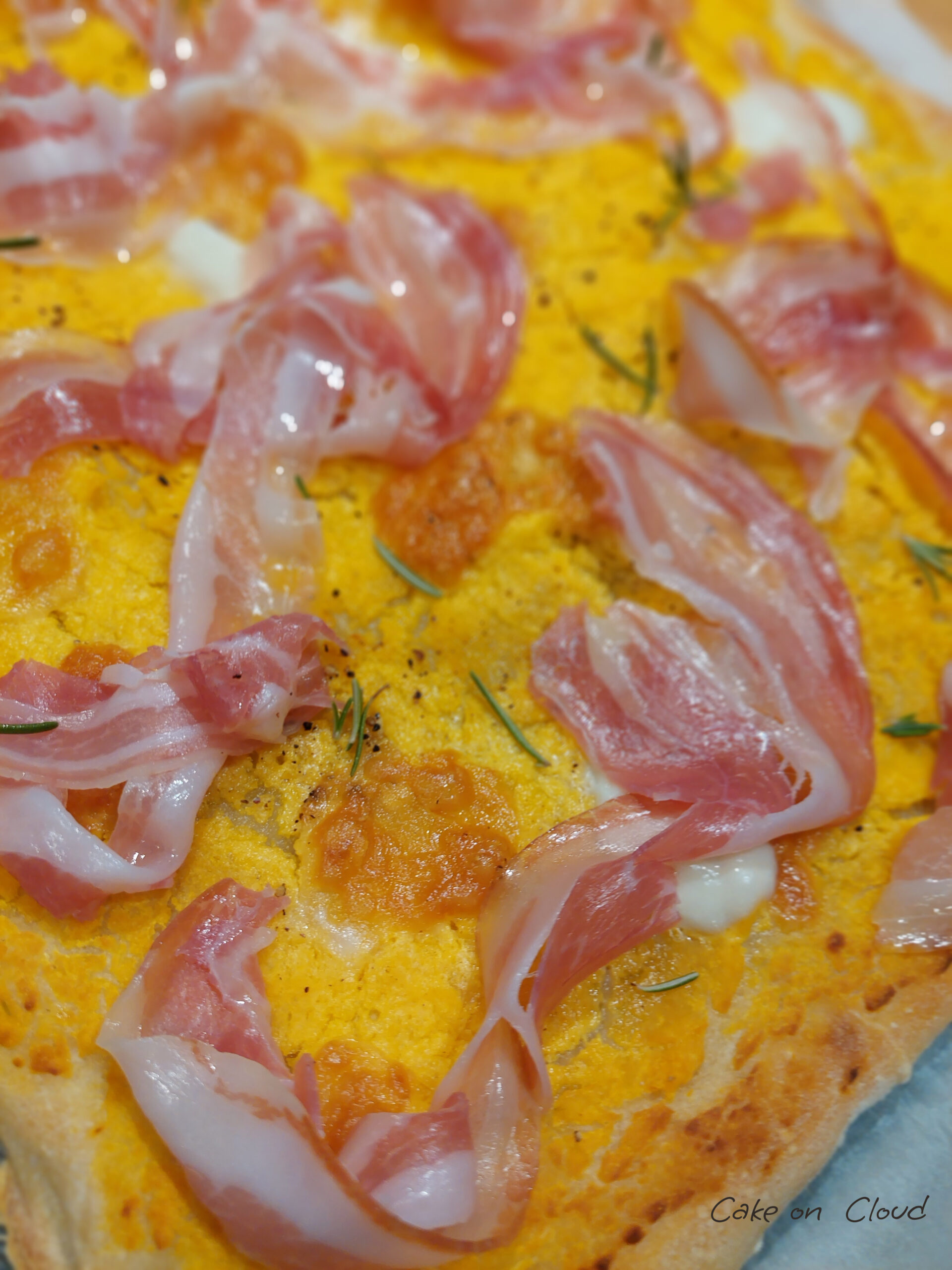 Pizza con zucca e pancetta