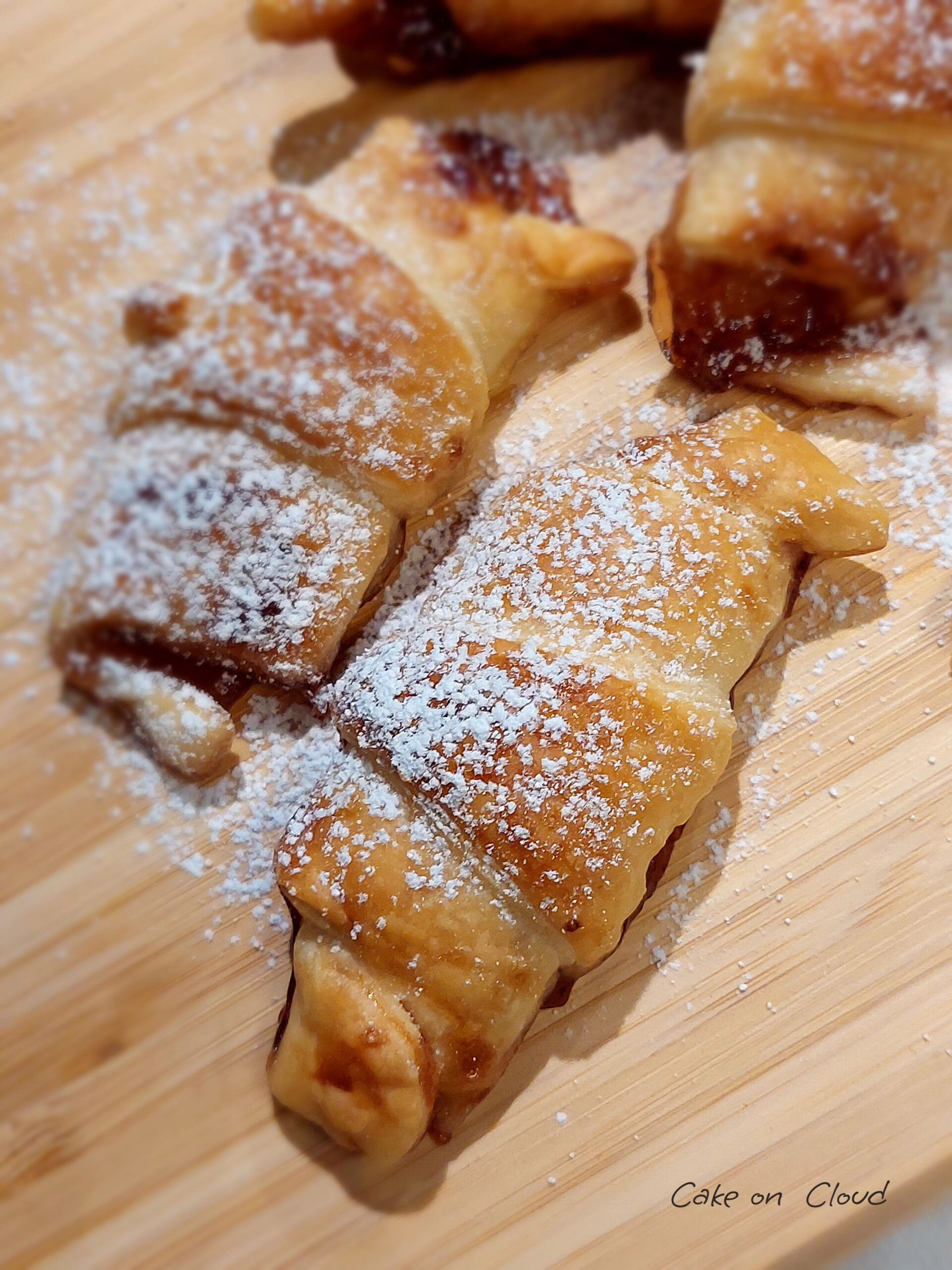 Cornetti sfoglia veloci con marmellata