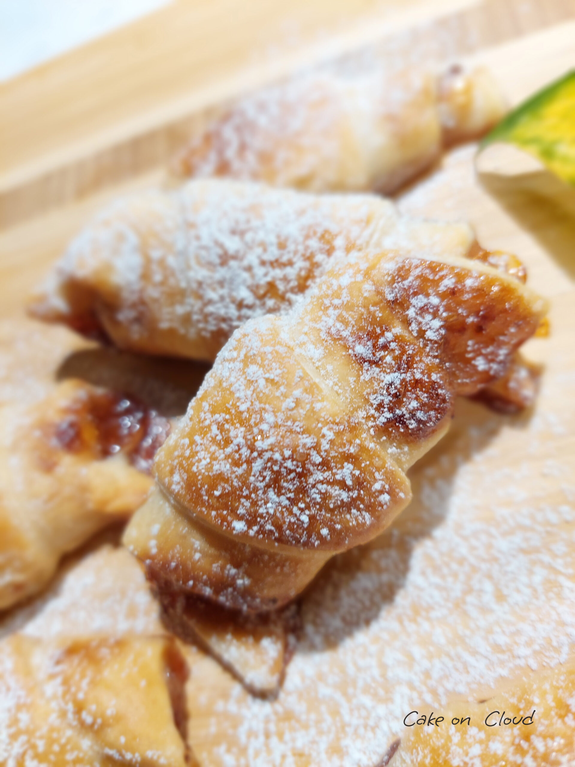 Cornetti sfoglia veloci con marmellata