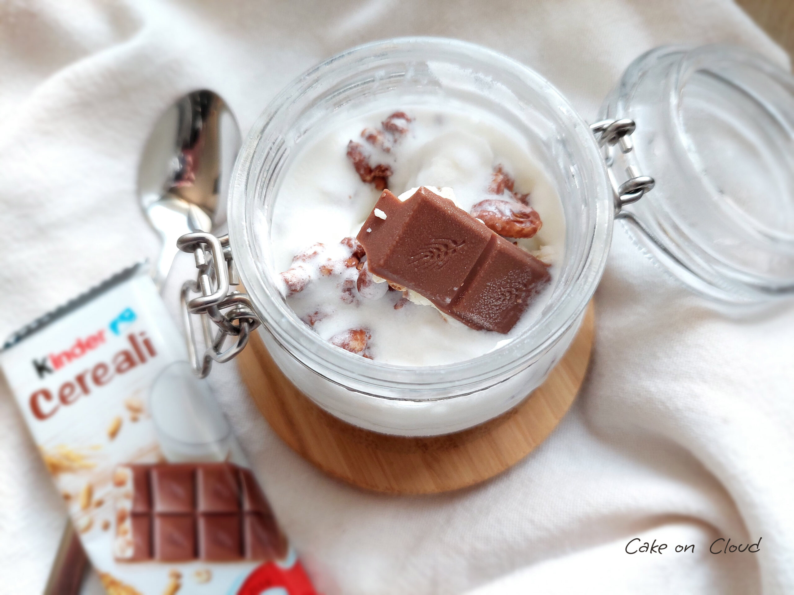 TORTA KINDER CEREALI - Torta gelato con cioccolato e riso soffiato