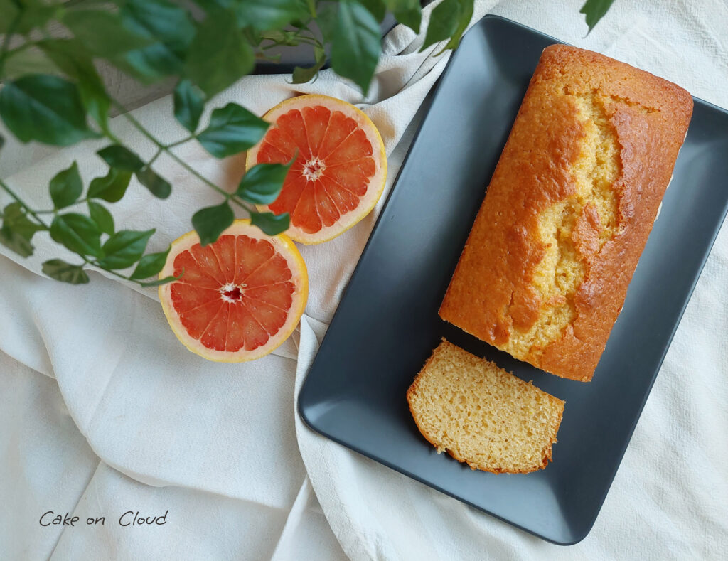 Plumcake pompelmo rosa e mandorle