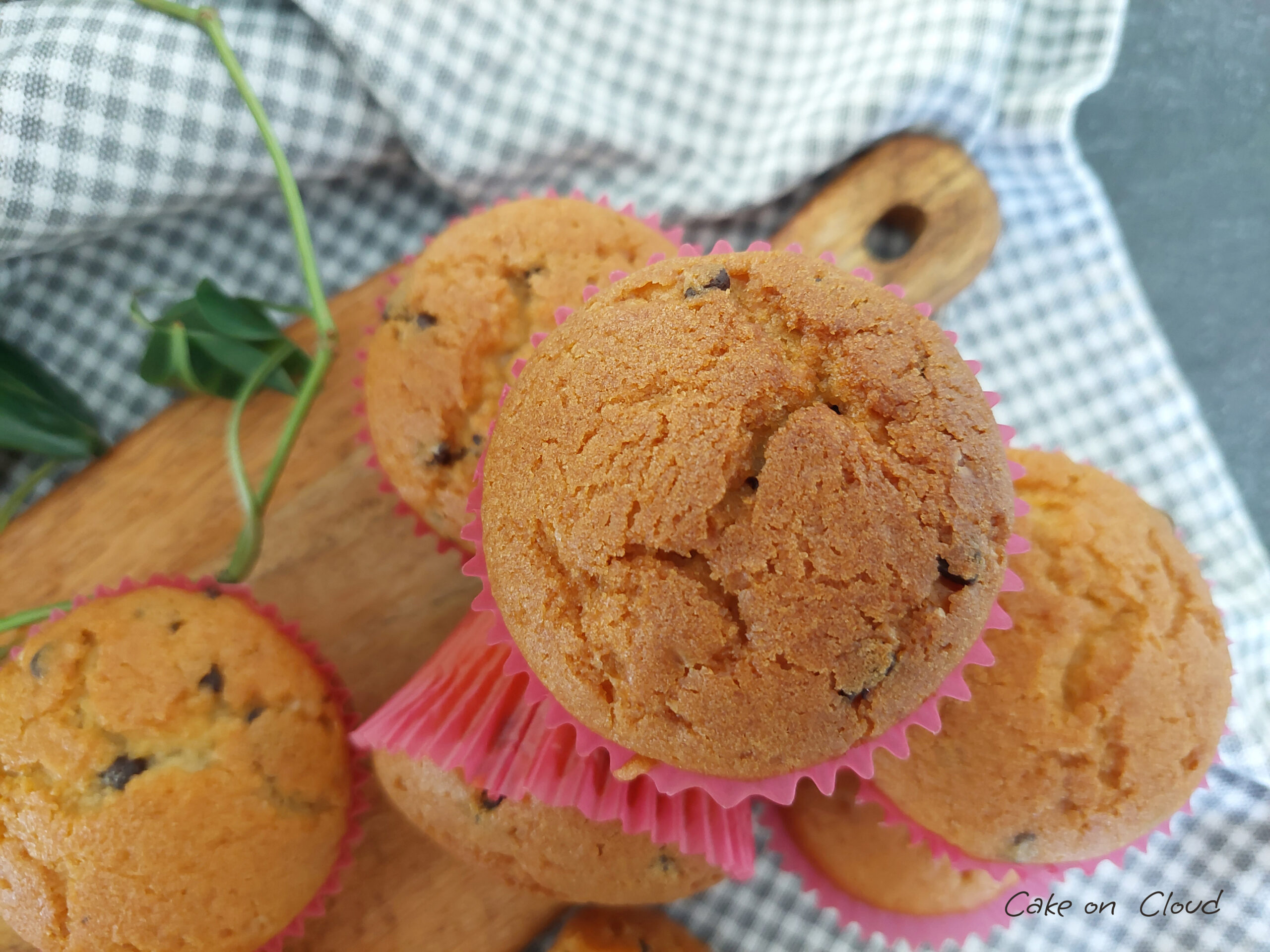 Muffin allo yogurt e gocce di cioccolato