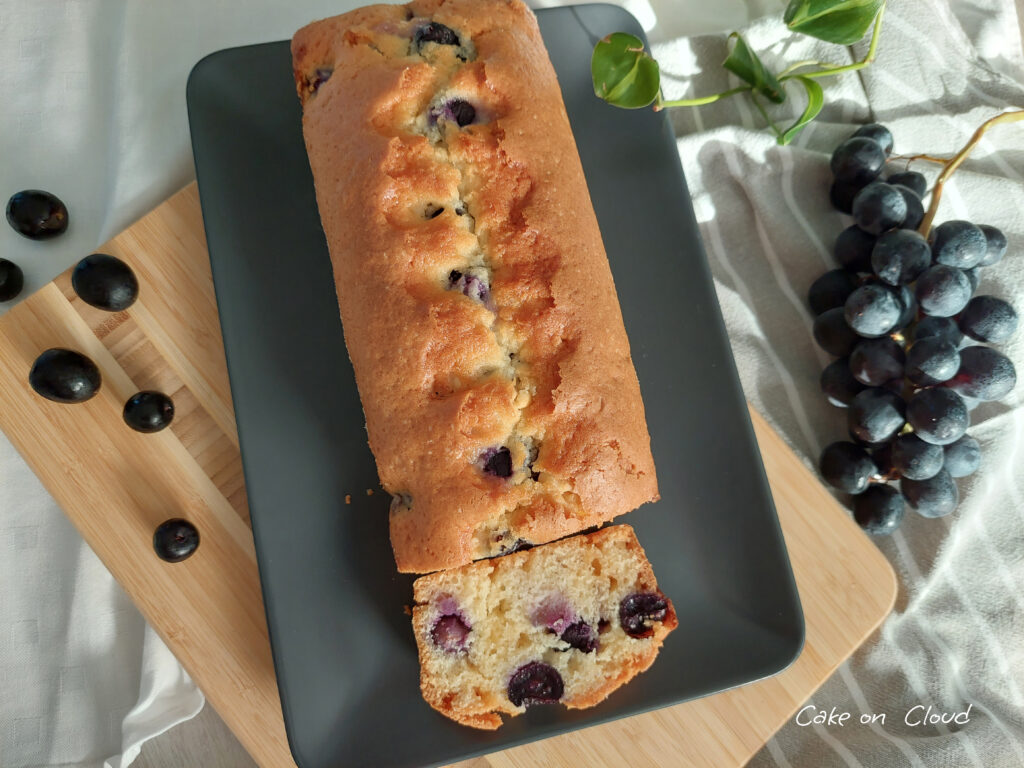 Plumcake uva e gocce di cioccolato bianco