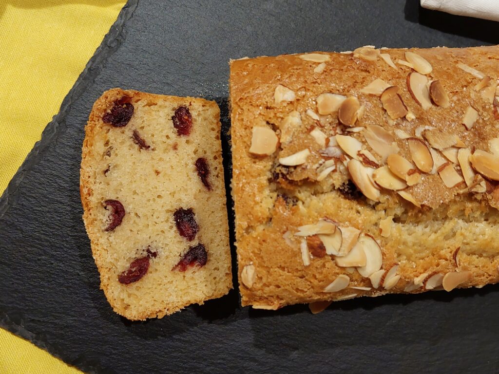 Plumcake mandorle e mirtilli rossi – vegan