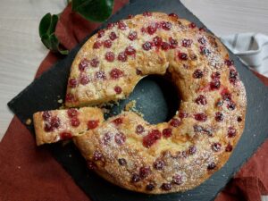 Ciambella ricotta e ribes rosso