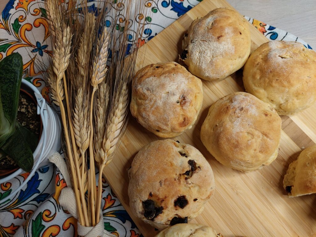 Pane con pomodori secchi