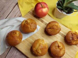 Muffin alle mele e gocce di cioccolato bianco