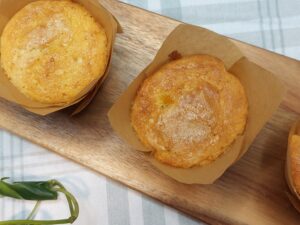 Muffin soffici con cuore ripieno di marmellata