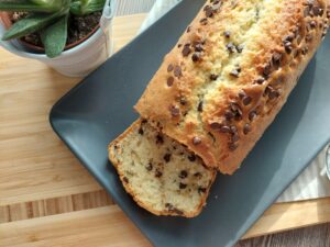 Plumcake allo yogurt e gocce di cioccolato