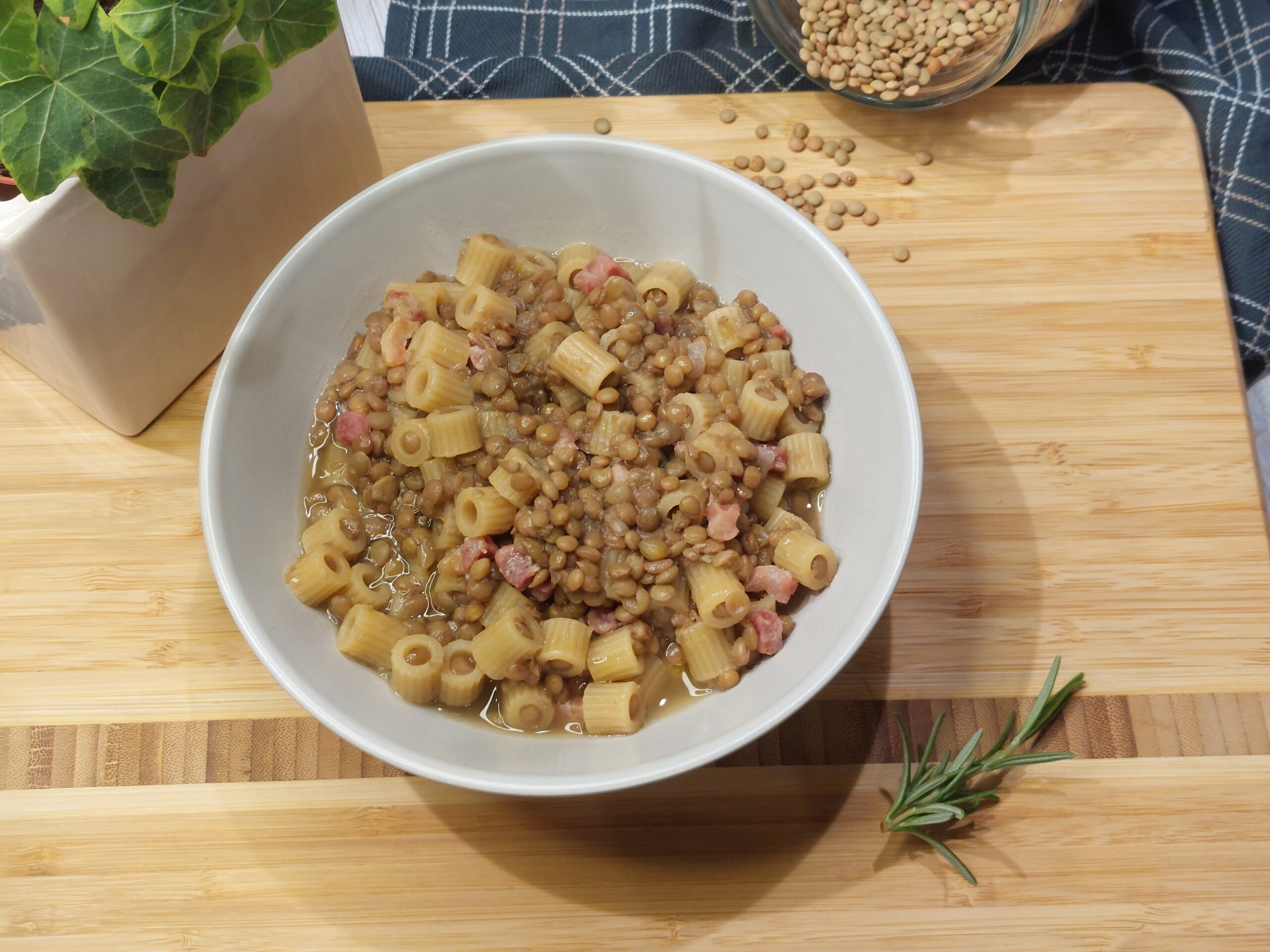 Pasta e lenticchie con pancetta